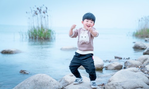 小孩子全身冰凉但是出汗-儿童身上凉还出汗是怎么回事儿网-分享孩子浑身凉还出汗是什么感冒，孩子身上凉凉的但是出很多汗知识库